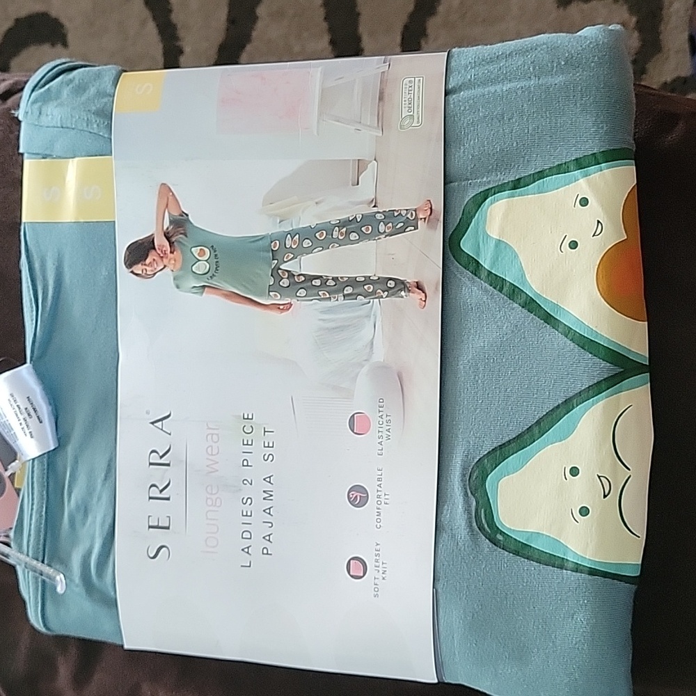 Serra lounge wear